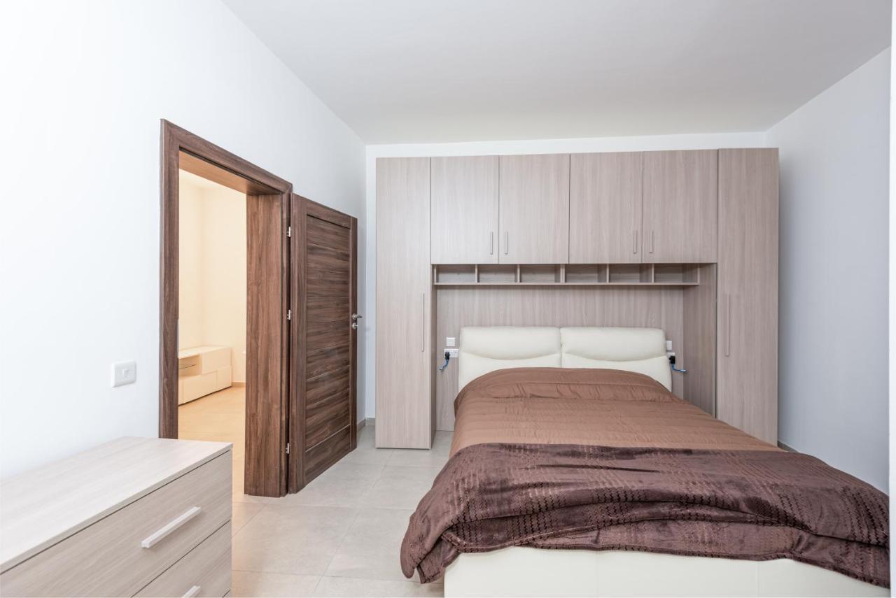 Seaview The Terraces 3 Bedroom Сейнт Полс Бей Екстериор снимка